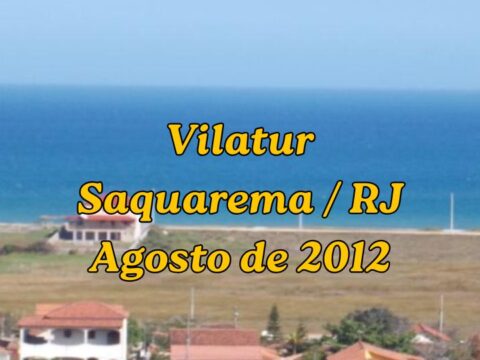 Vista panorâmica da praia de Vilatur com águas calmas e mar azul turquesa em 25 de agosto de 2012.