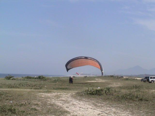 Paramotor e muita paz na Praia de Vilatur (Saquarema).