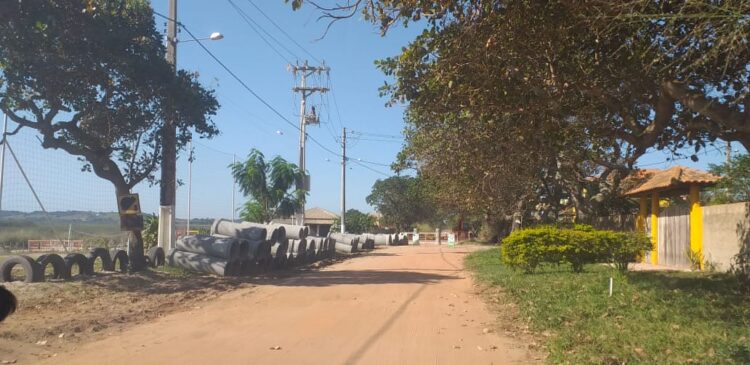 Início das obras na Estrada dos Cajueiros