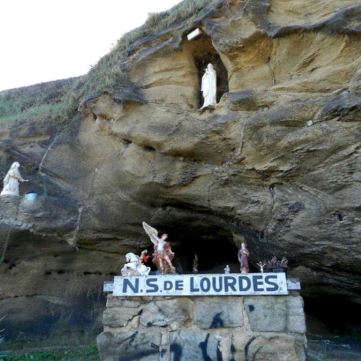 Gruta Nossa Sra. de Lourdes Gruta Nossa Sra. de Lourdes - Saquarema/RJ
