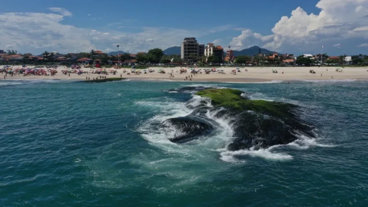 Praia de Itaúna Praia de Itaúna - Saquarema/RJ (Maracanã do Surf)