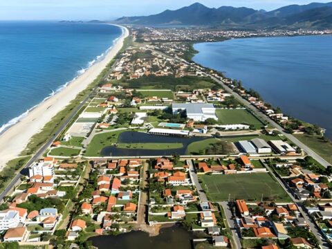 Saquarema RJ: História, Praias, Surfe e Economia em Detalhes O Que Faz Saquarema Ser Única? Descubra a História da Cidade.